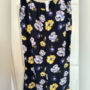 Loft capri wide leg floral detail! New with tag